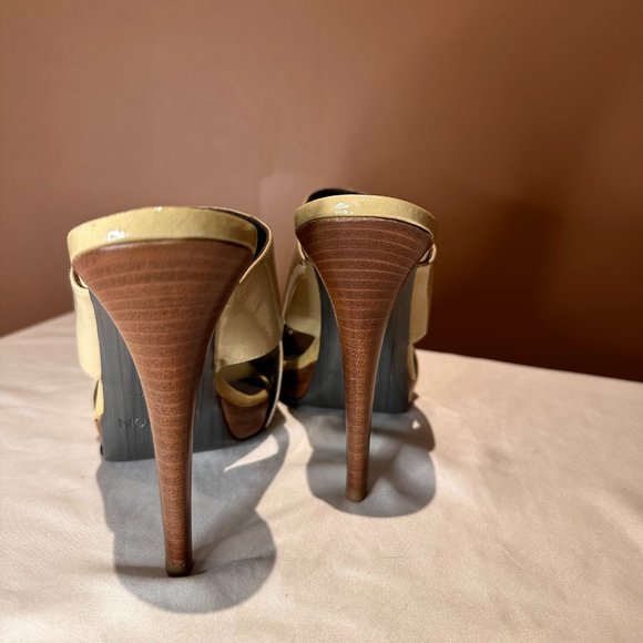 Vintage Halston Open Toed Shoe - Picture 4 of 10